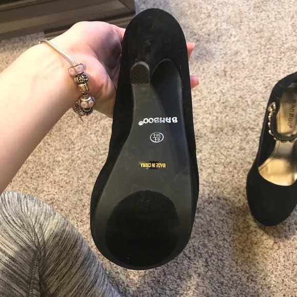 Black high heels - Picture 2 of 4